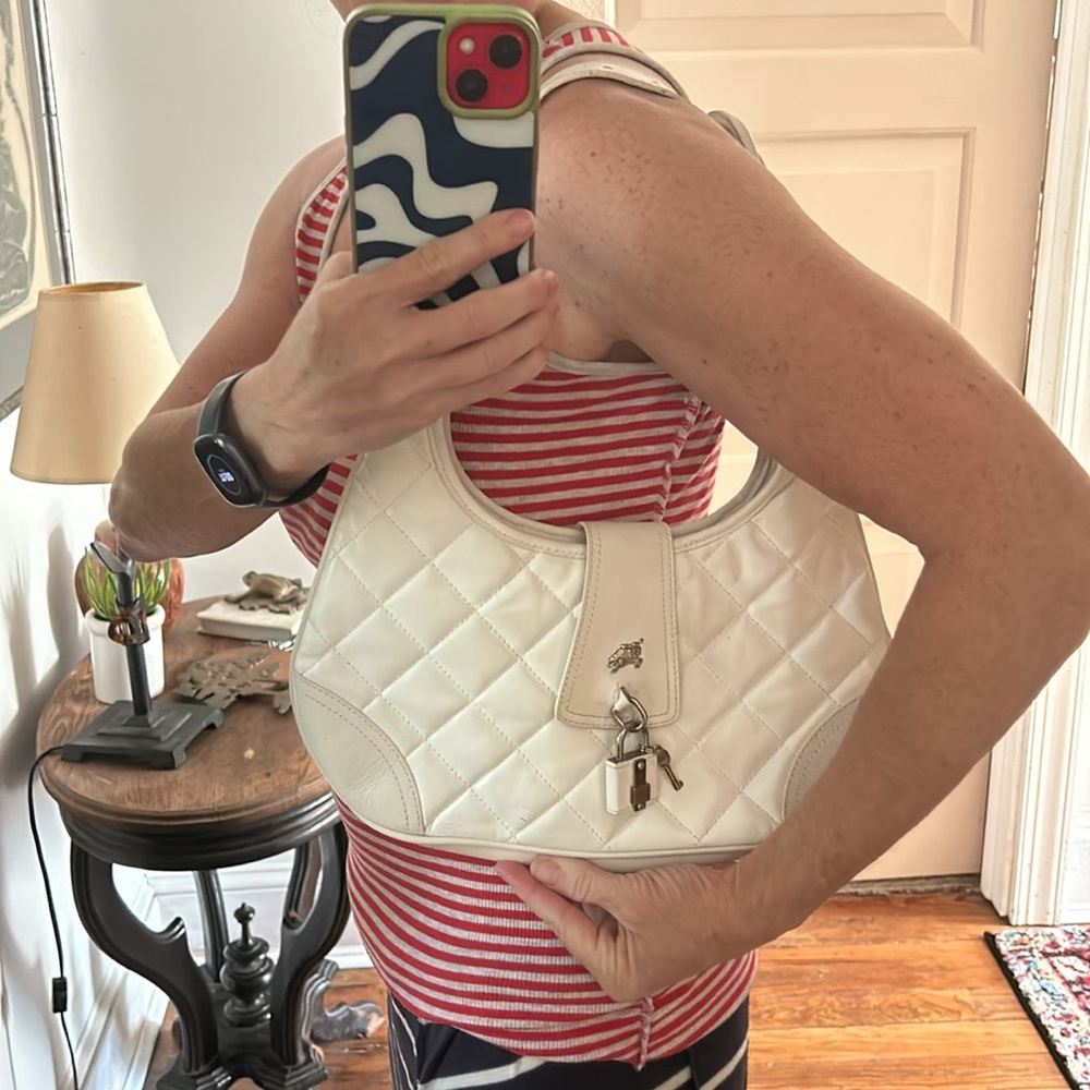 RARE! White BURBERRY quilted leather LUXE shoulder bag with lock & key & dustbag - Picture 10 of 10